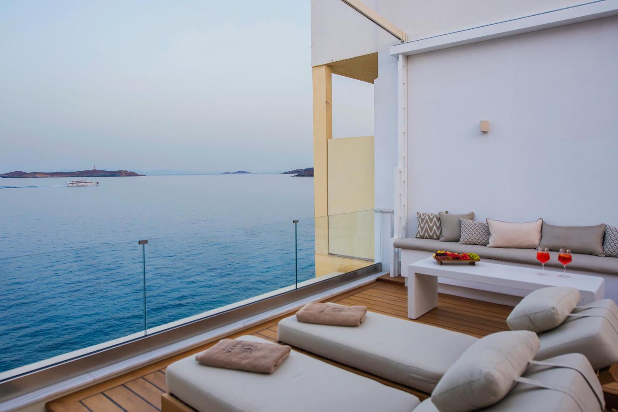 Anaya Suites Ermoupoli Buitenkant foto