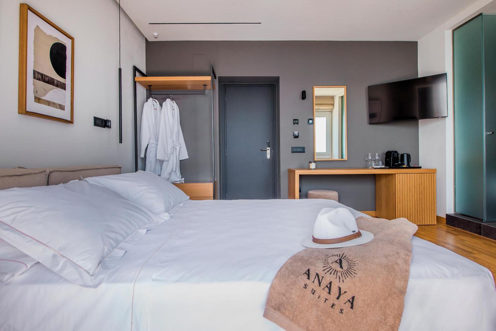 Anaya Suites Ermoupoli Buitenkant foto