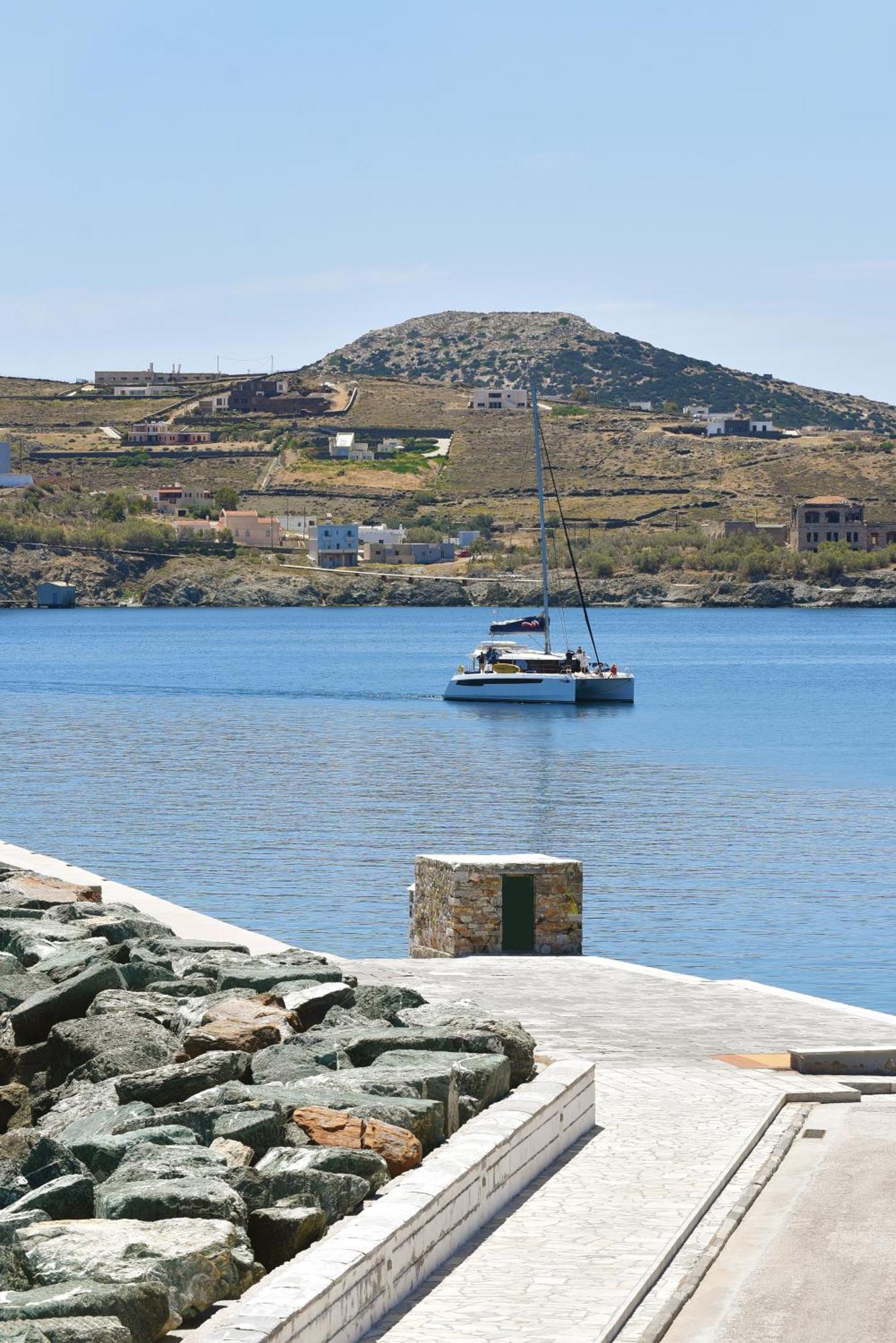 Anaya Suites Ermoupoli Buitenkant foto